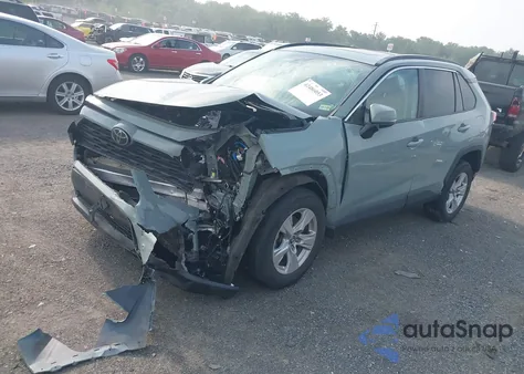 2021 Toyota Rav4 Xle z USA, uszkodzony, nr VIN 2T3P1RFV1MC141164